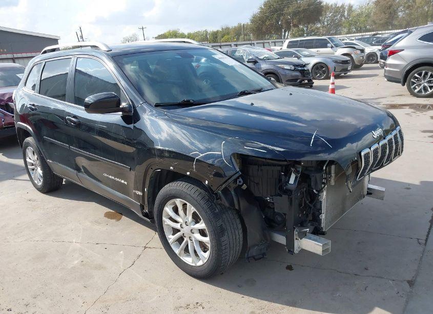 2019 Jeep Cherokee LATITUDE FWD (VIN 1C4PJLCB7KD357391) main photo