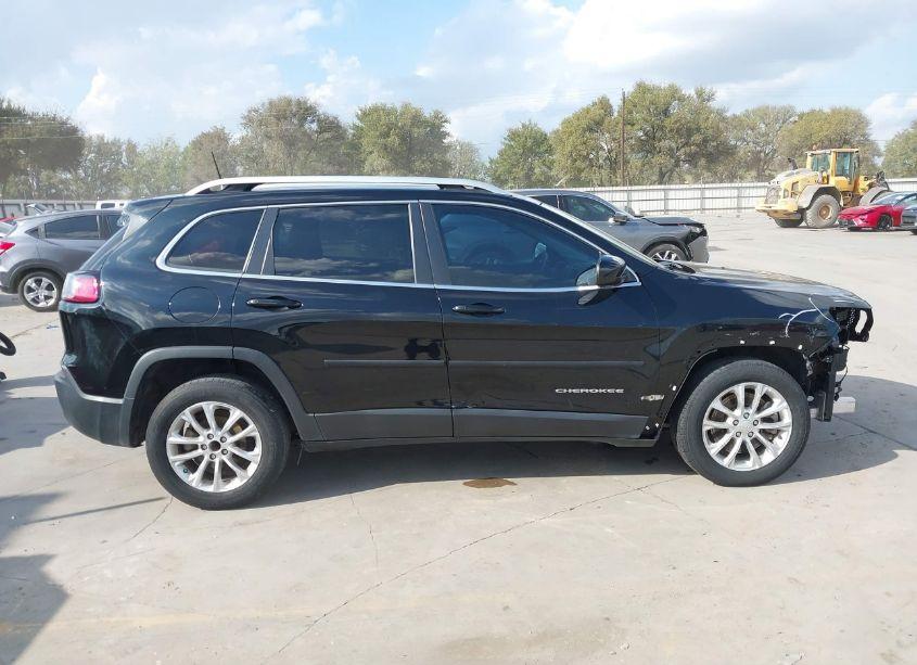 Photo 14 of 2019 Jeep Cherokee LATITUDE FWD (VIN 1C4PJLCB7KD357391)