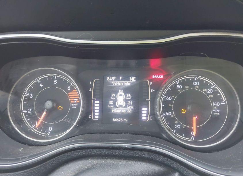 Photo 16 of 2019 Jeep Cherokee LATITUDE FWD (VIN 1C4PJLCB7KD357391)