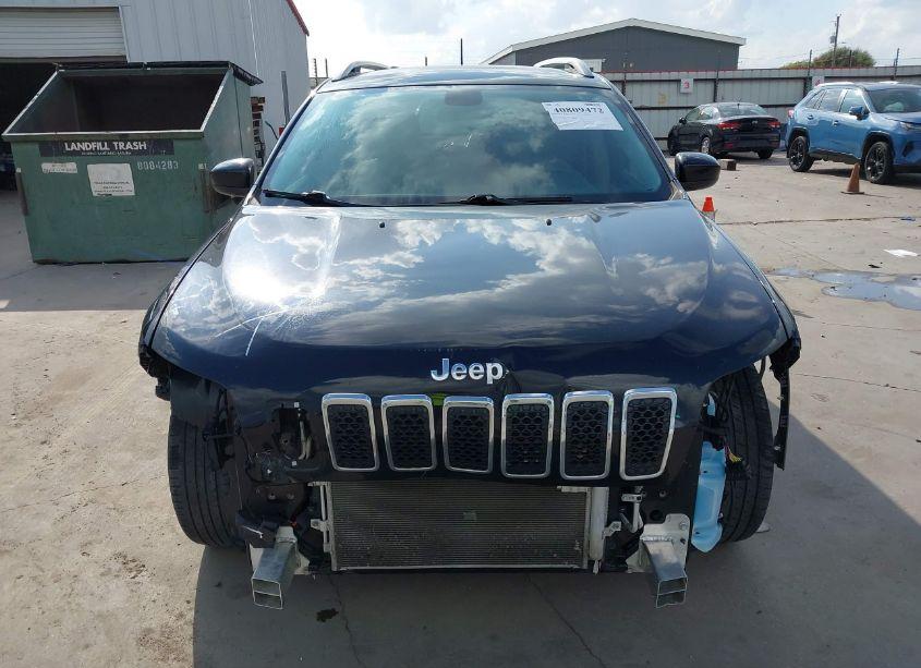 Photo 6 of 2019 Jeep Cherokee LATITUDE FWD (VIN 1C4PJLCB7KD357391)