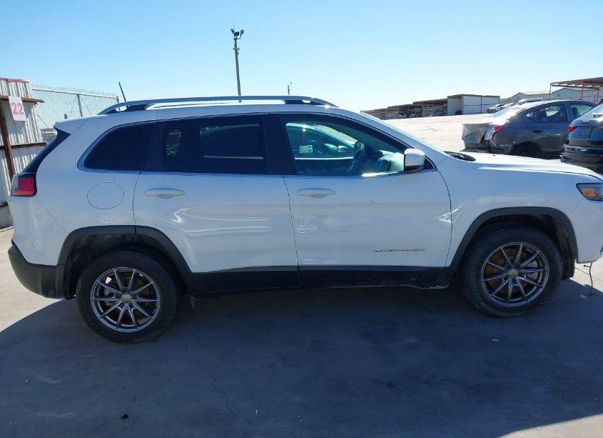 Photo 13 of 2019 Jeep Cherokee LATITUDE FWD (VIN 1C4PJLCB7KD458205)