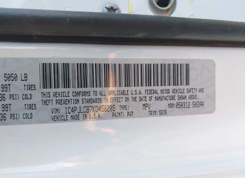 Photo 9 of 2019 Jeep Cherokee LATITUDE FWD (VIN 1C4PJLCB7KD458205)