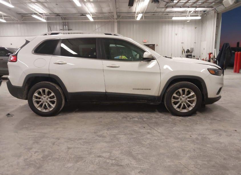 Photo 13 of 2019 Jeep Cherokee LATITUDE FWD (VIN 1C4PJLCB7KD479331)