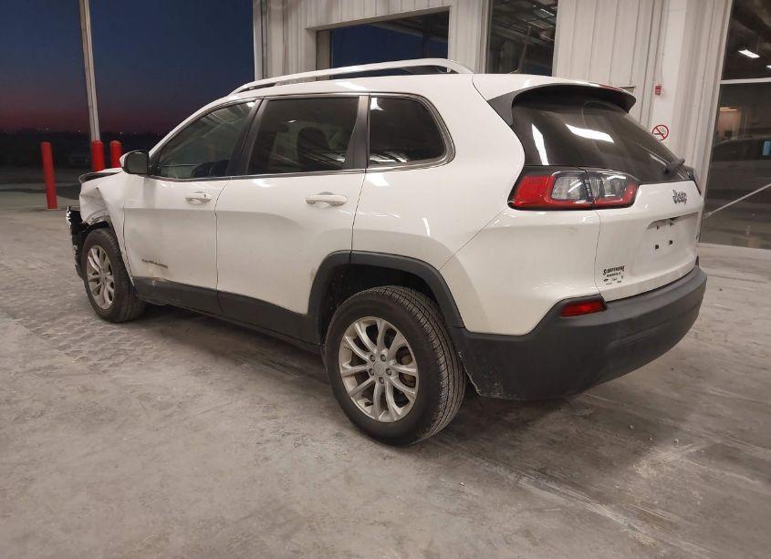 Photo 3 of 2019 Jeep Cherokee LATITUDE FWD (VIN 1C4PJLCB7KD479331)