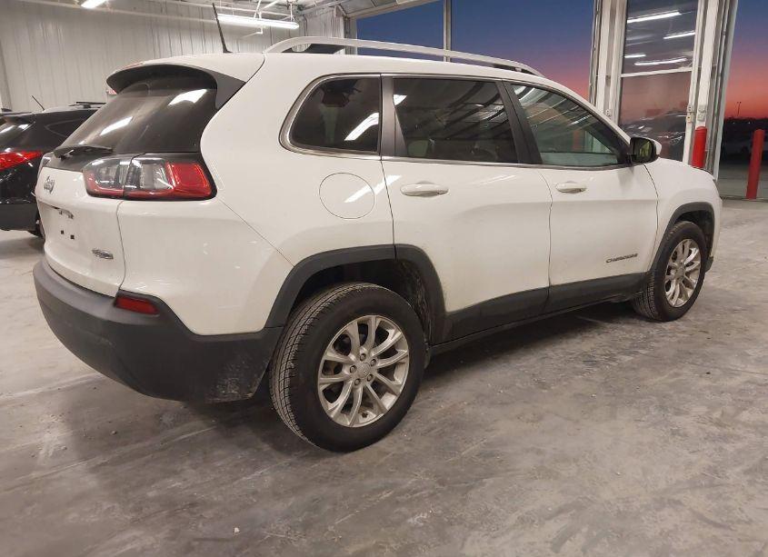 Photo 4 of 2019 Jeep Cherokee LATITUDE FWD (VIN 1C4PJLCB7KD479331)