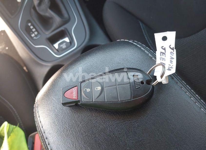 Photo 11 of 2020 Jeep Cherokee LATITUDE FWD (VIN 1C4PJLCB7LD542428)