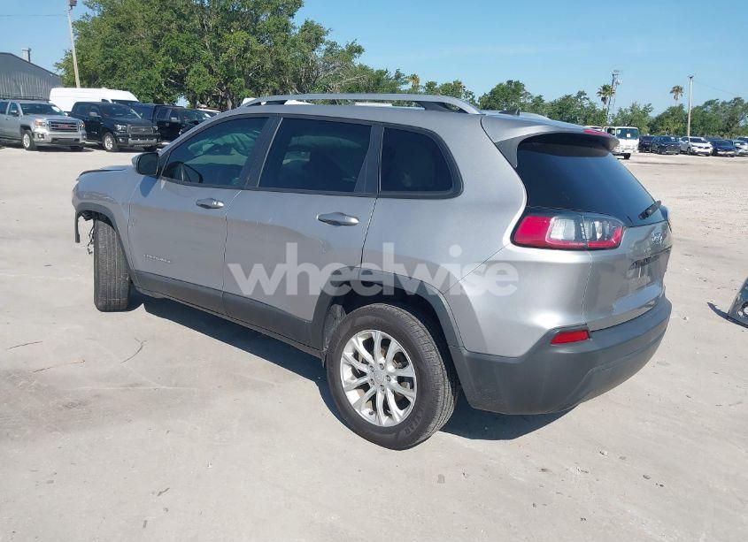 Photo 3 of 2020 Jeep Cherokee LATITUDE FWD (VIN 1C4PJLCB7LD542428)