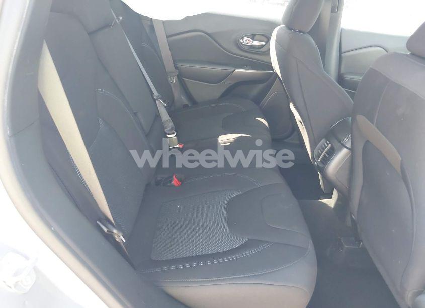 Photo 8 of 2020 Jeep Cherokee LATITUDE FWD (VIN 1C4PJLCB7LD542428)