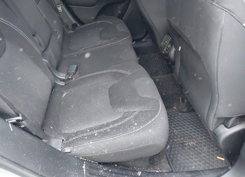 Photo 8 of 2015 Jeep Cherokee LATITUDE (VIN 1C4PJLCB8FW536873)