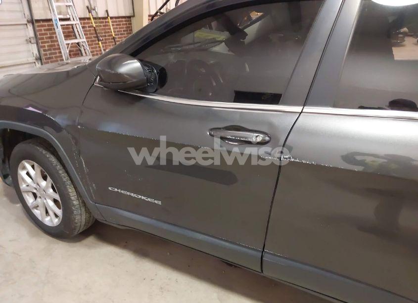 Photo 11 of 2015 Jeep Cherokee LATITUDE (VIN 1C4PJLCB8FW590013)