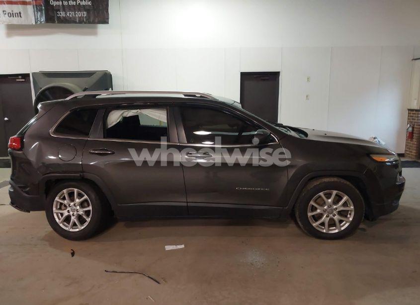Photo 13 of 2015 Jeep Cherokee LATITUDE (VIN 1C4PJLCB8FW590013)