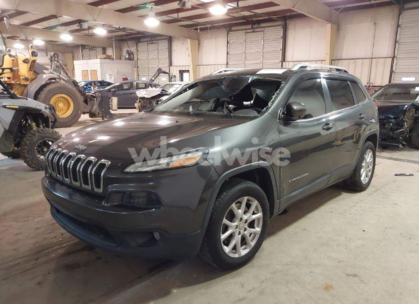 Photo 2 of 2015 Jeep Cherokee LATITUDE (VIN 1C4PJLCB8FW590013)