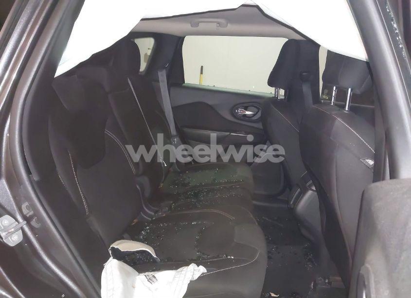 Photo 8 of 2015 Jeep Cherokee LATITUDE (VIN 1C4PJLCB8FW590013)