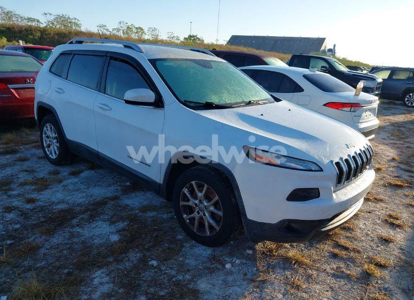 2015 Jeep Cherokee LATITUDE (VIN 1C4PJLCB8FW655829) main photo