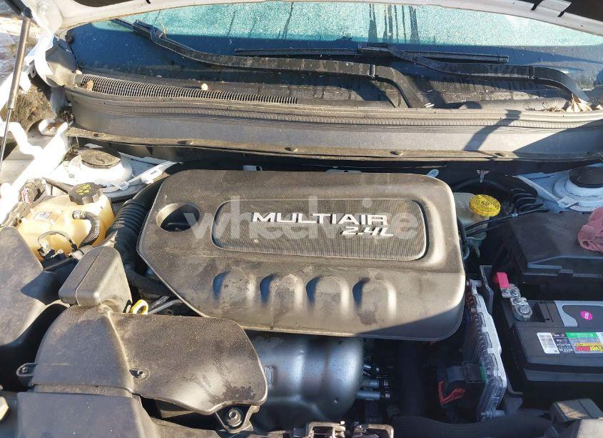 Photo 10 of 2015 Jeep Cherokee LATITUDE (VIN 1C4PJLCB8FW655829)