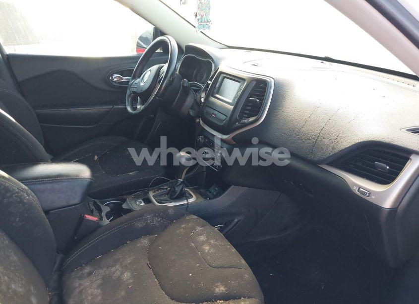 Photo 5 of 2015 Jeep Cherokee LATITUDE (VIN 1C4PJLCB8FW655829)