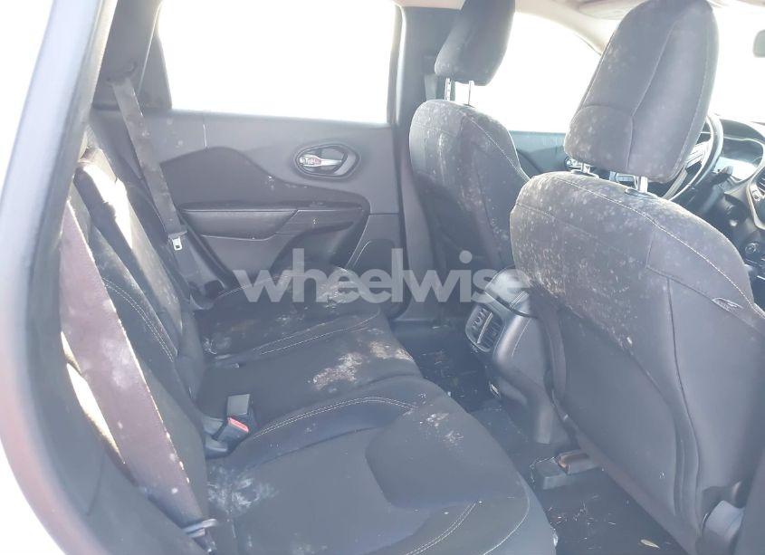 Photo 8 of 2015 Jeep Cherokee LATITUDE (VIN 1C4PJLCB8FW655829)