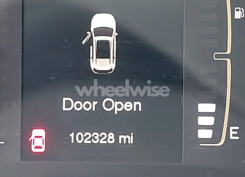 Photo 15 of 2015 Jeep Cherokee LATITUDE (VIN 1C4PJLCB8FW782516)