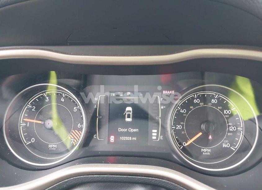 Photo 7 of 2015 Jeep Cherokee LATITUDE (VIN 1C4PJLCB8FW782516)