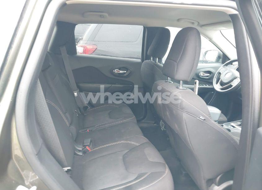 Photo 8 of 2015 Jeep Cherokee LATITUDE (VIN 1C4PJLCB8FW782516)