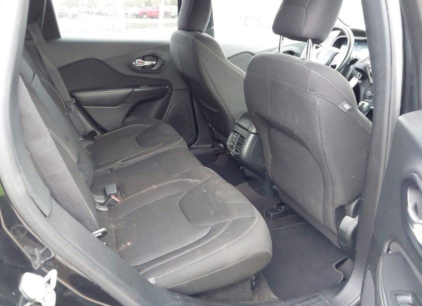 Photo 8 of 2016 Jeep Cherokee ALTITUDE (VIN 1C4PJLCB8GW184265)