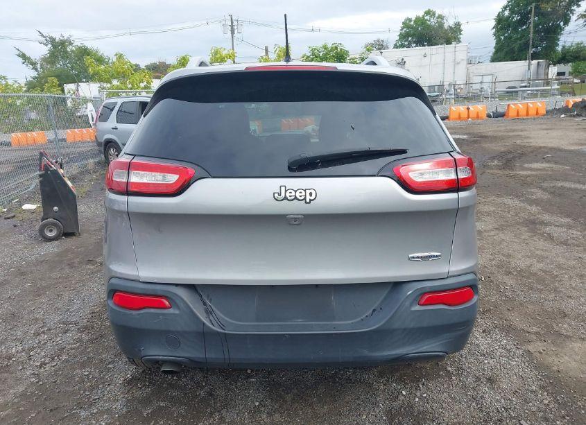 Photo 16 of 2016 Jeep Cherokee LATITUDE (VIN 1C4PJLCB8GW206653)