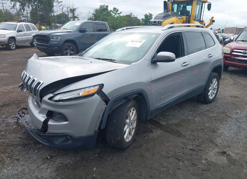 Photo 2 of 2016 Jeep Cherokee LATITUDE (VIN 1C4PJLCB8GW206653)