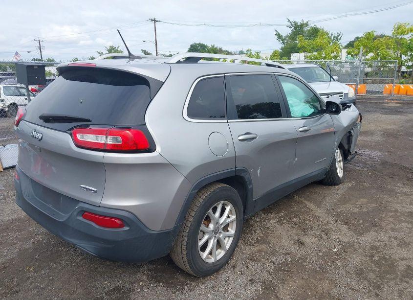 Photo 4 of 2016 Jeep Cherokee LATITUDE (VIN 1C4PJLCB8GW206653)