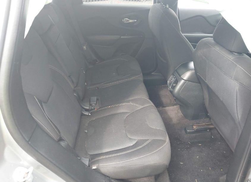 Photo 8 of 2016 Jeep Cherokee LATITUDE (VIN 1C4PJLCB8GW206653)