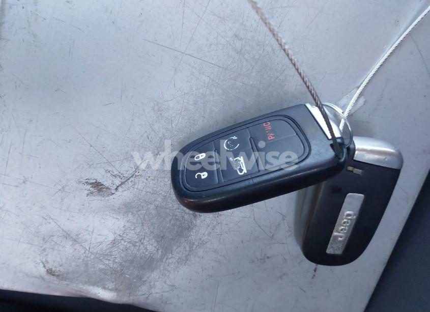 Photo 11 of 2016 Jeep Cherokee ALTITUDE (VIN 1C4PJLCB8GW209598)