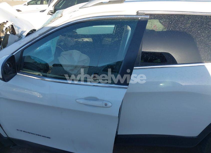 Photo 14 of 2016 Jeep Cherokee LATITUDE (VIN 1C4PJLCB8GW230578)