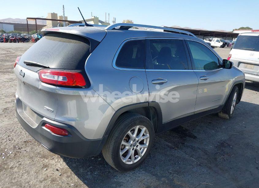 Photo 4 of 2016 Jeep Cherokee LATITUDE (VIN 1C4PJLCB8GW234338)