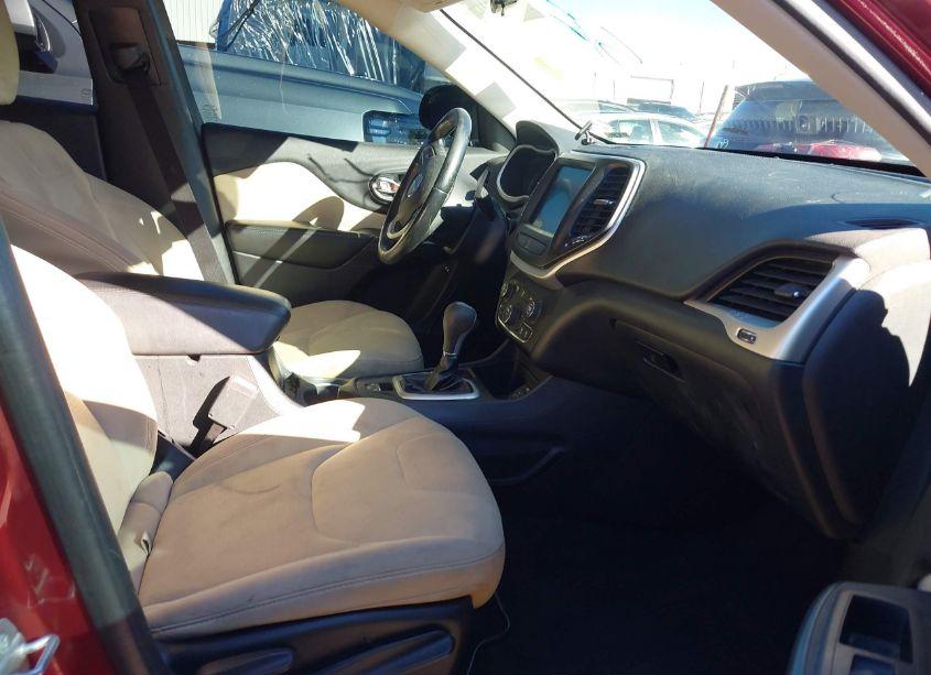 Photo 5 of 2016 Jeep Cherokee LATITUDE (VIN 1C4PJLCB8GW319728)