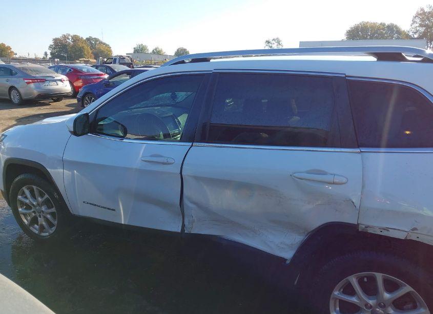 Photo 14 of 2017 Jeep Cherokee LATITUDE FWD (VIN 1C4PJLCB8HW623921)