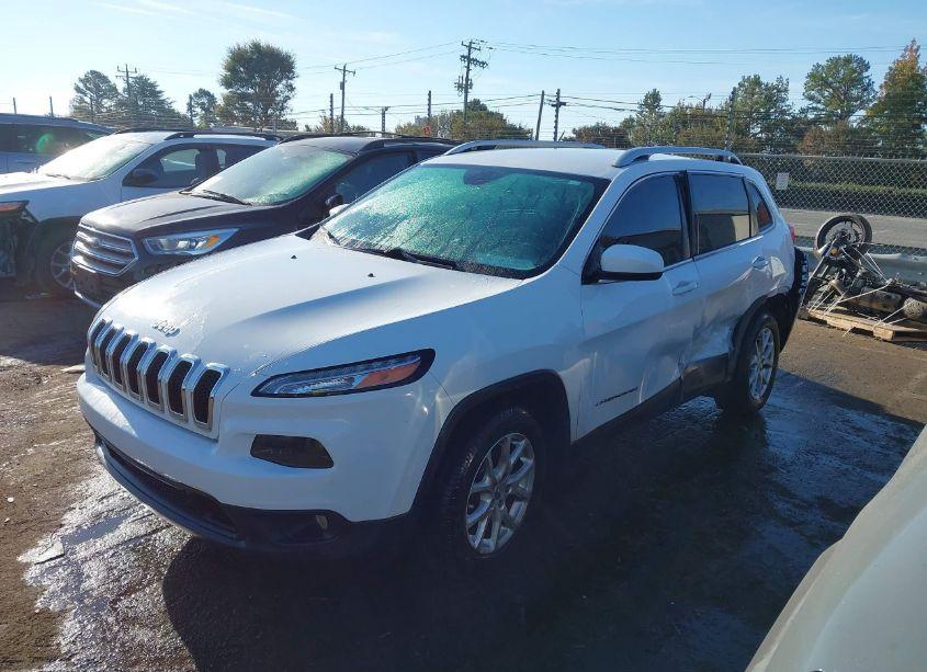 Photo 2 of 2017 Jeep Cherokee LATITUDE FWD (VIN 1C4PJLCB8HW623921)