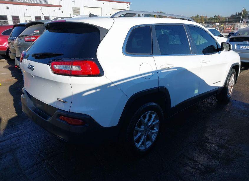 Photo 4 of 2017 Jeep Cherokee LATITUDE FWD (VIN 1C4PJLCB8HW623921)
