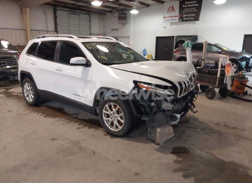 2017 Jeep Cherokee LATITUDE FWD (VIN 1C4PJLCB8HW663027) main photo