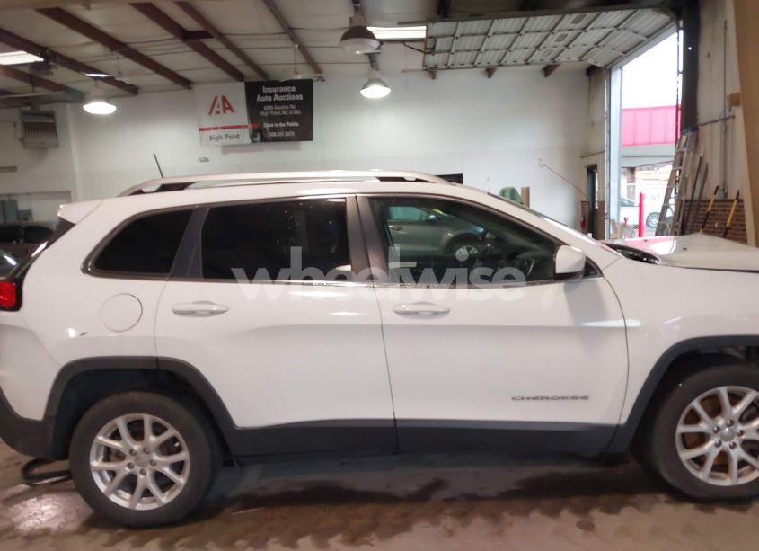 Photo 14 of 2017 Jeep Cherokee LATITUDE FWD (VIN 1C4PJLCB8HW663027)