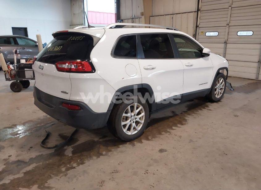 Photo 4 of 2017 Jeep Cherokee LATITUDE FWD (VIN 1C4PJLCB8HW663027)