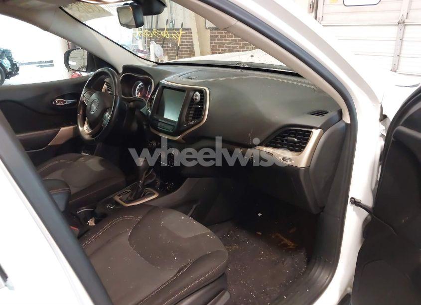 Photo 5 of 2017 Jeep Cherokee LATITUDE FWD (VIN 1C4PJLCB8HW663027)