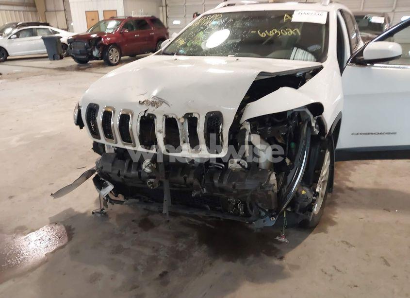 Photo 6 of 2017 Jeep Cherokee LATITUDE FWD (VIN 1C4PJLCB8HW663027)