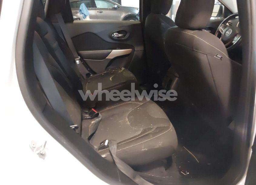 Photo 8 of 2017 Jeep Cherokee LATITUDE FWD (VIN 1C4PJLCB8HW663027)