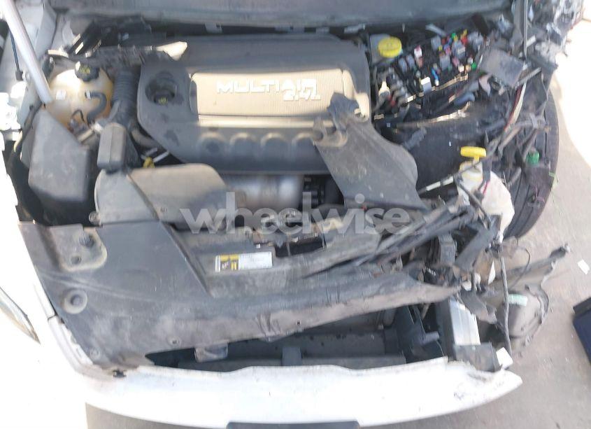 Photo 10 of 2018 Jeep Cherokee LATITUDE FWD (VIN 1C4PJLCB8JD544752)