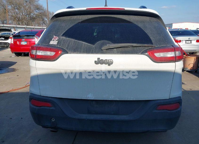 Photo 17 of 2018 Jeep Cherokee LATITUDE FWD (VIN 1C4PJLCB8JD544752)