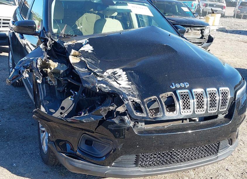 Photo 6 of 2019 Jeep Cherokee LATITUDE (VIN 1C4PJLCB8KD108971)