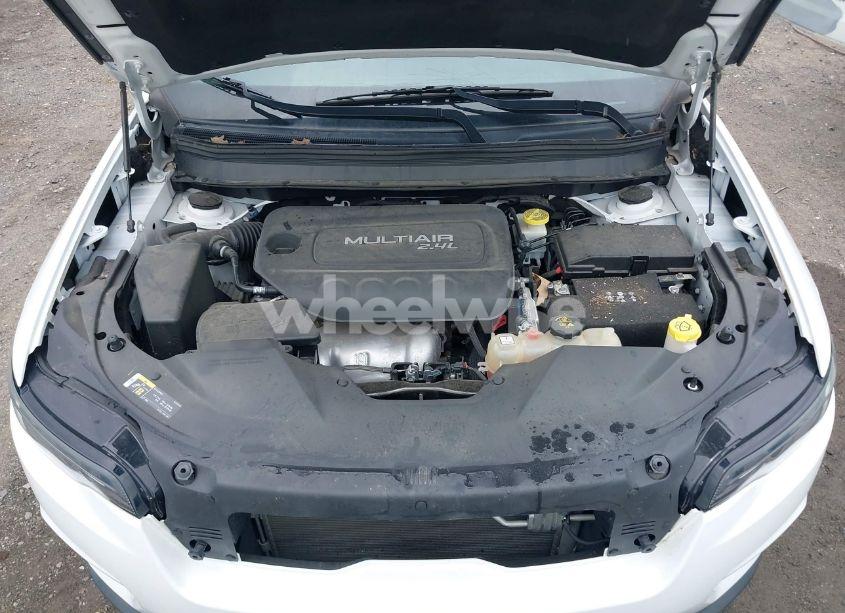 Photo 10 of 2019 Jeep Cherokee LATITUDE FWD (VIN 1C4PJLCB8KD145129)