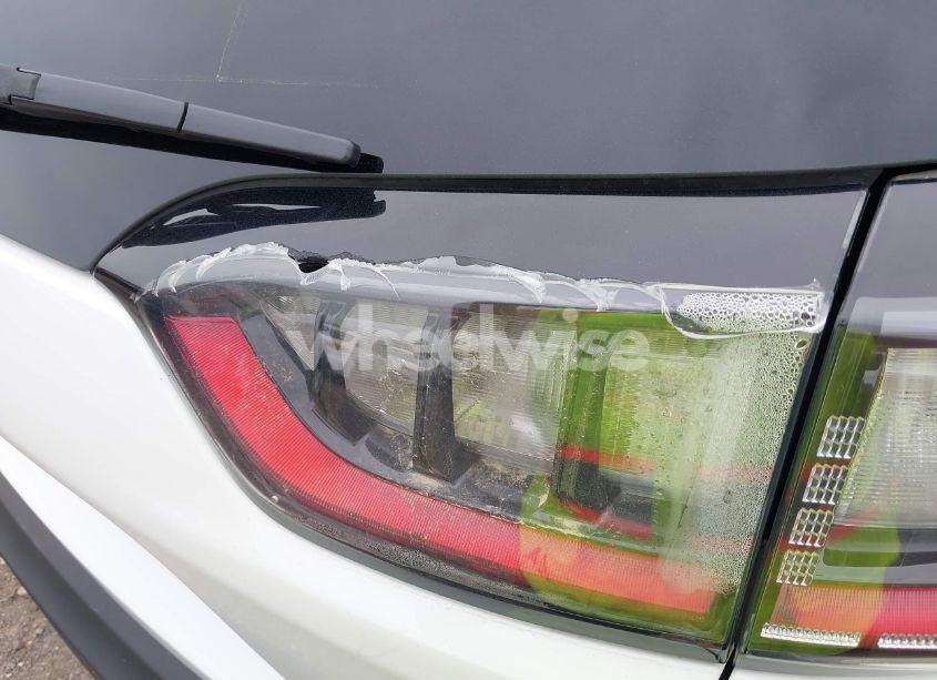 Photo 19 of 2019 Jeep Cherokee LATITUDE FWD (VIN 1C4PJLCB8KD145129)