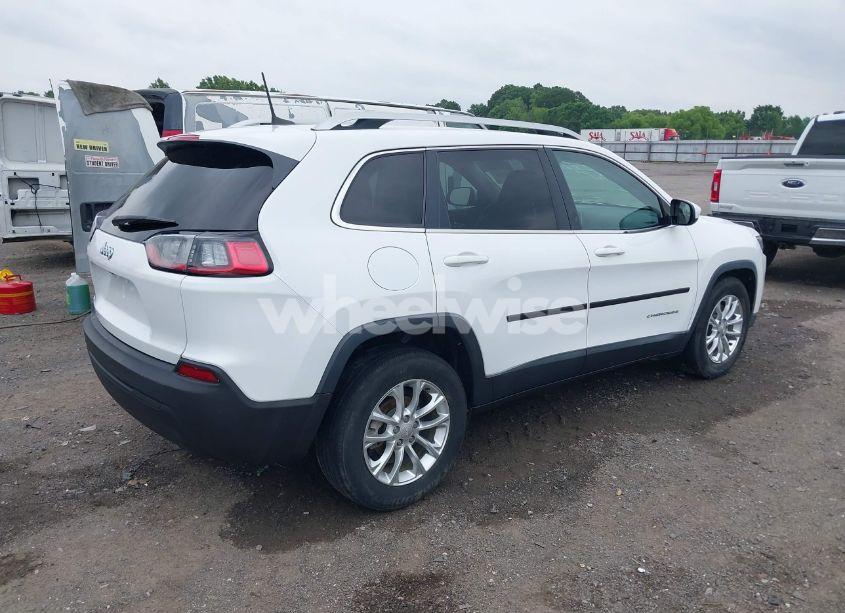 Photo 4 of 2019 Jeep Cherokee LATITUDE FWD (VIN 1C4PJLCB8KD145129)