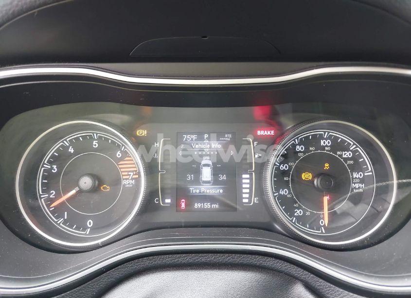 Photo 7 of 2019 Jeep Cherokee LATITUDE FWD (VIN 1C4PJLCB8KD145129)