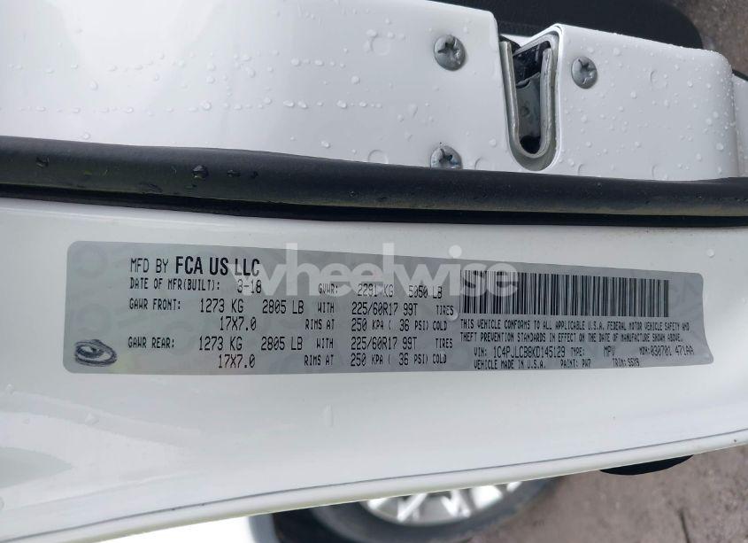 Photo 9 of 2019 Jeep Cherokee LATITUDE FWD (VIN 1C4PJLCB8KD145129)